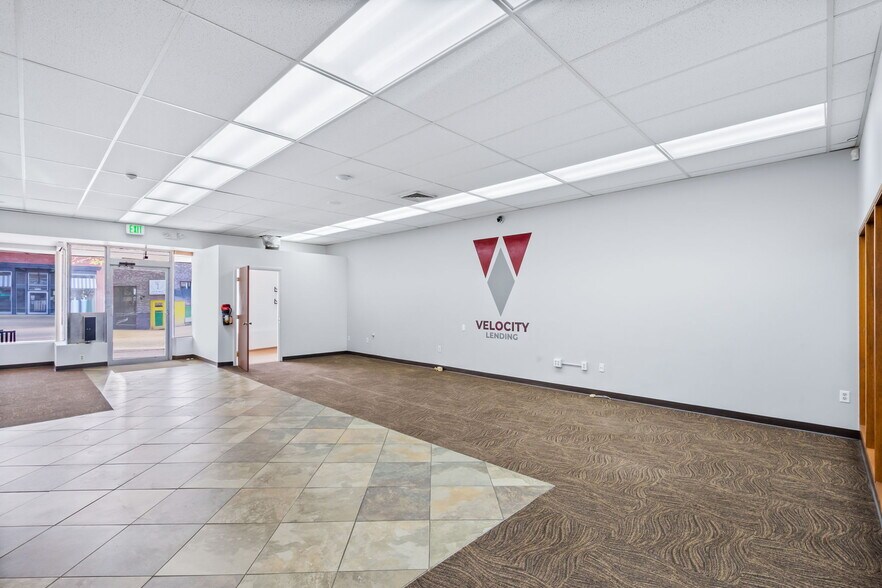 More Photos Of 422 Main St, Windsor Bank For Sale