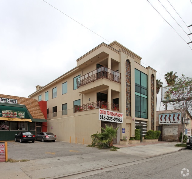 More Photos Of 14051 Burbank Blvd, Van Nuys Office For Lease