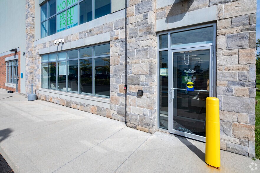 More Photos Of 2061 Cornwall Rd, Oakville Self Storage For Lease