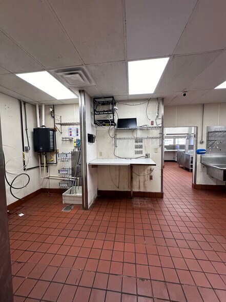 More Photos Of 12916 E 21st St, Tulsa General Retail For Sale