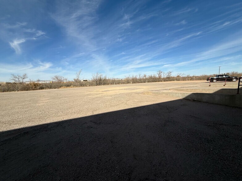 More Photos Of 100 E 9th St, Douglas Warehouse For Sale
