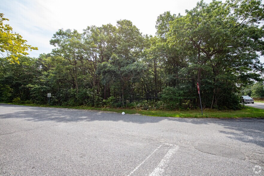 More Photos Of 1420 Lincoln Ave, Holbrook Land For Sale