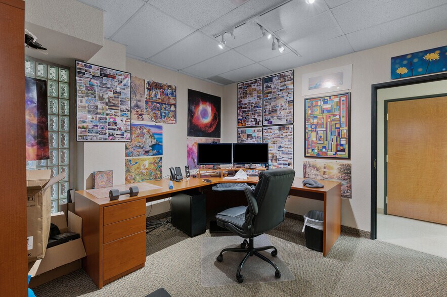 More Photos Of 531 W Main St, Denison Office For Sale