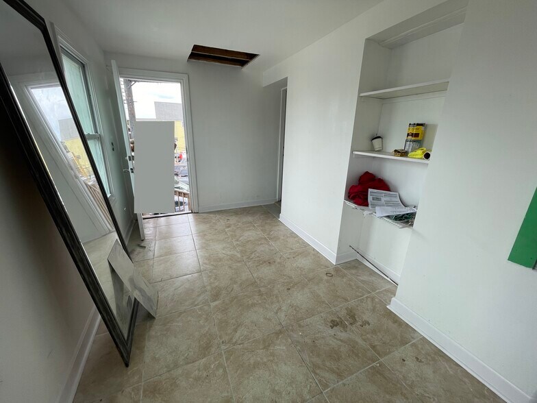 More Photos Of 1745 N Cicero Ave, Chicago Freestanding For Sale