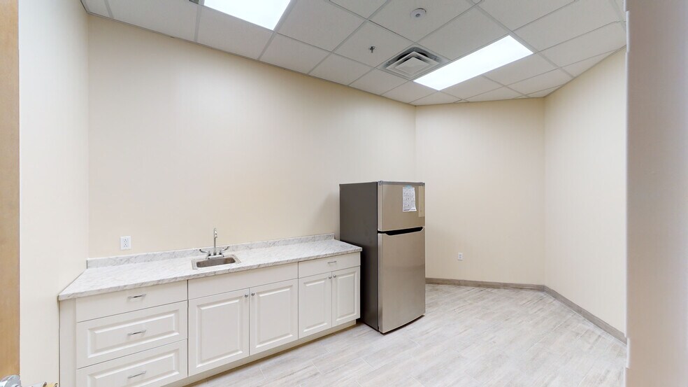 More Photos Of 7701 Little Rd, New Port Richey Medical For Lease