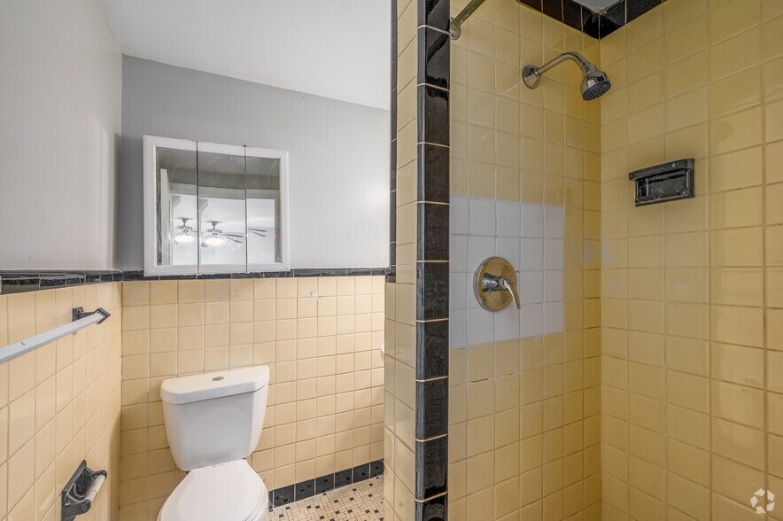 More Photos Of 12700 Shaker Blvd, Cleveland Apartments For Sale