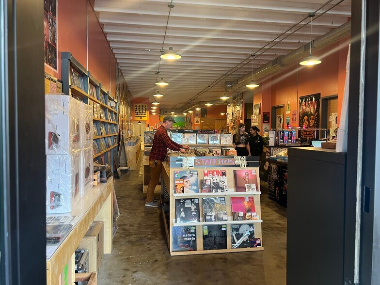 More Photos Of 1815 Mcgee St, Kansas City Storefront Retail Office For Sale