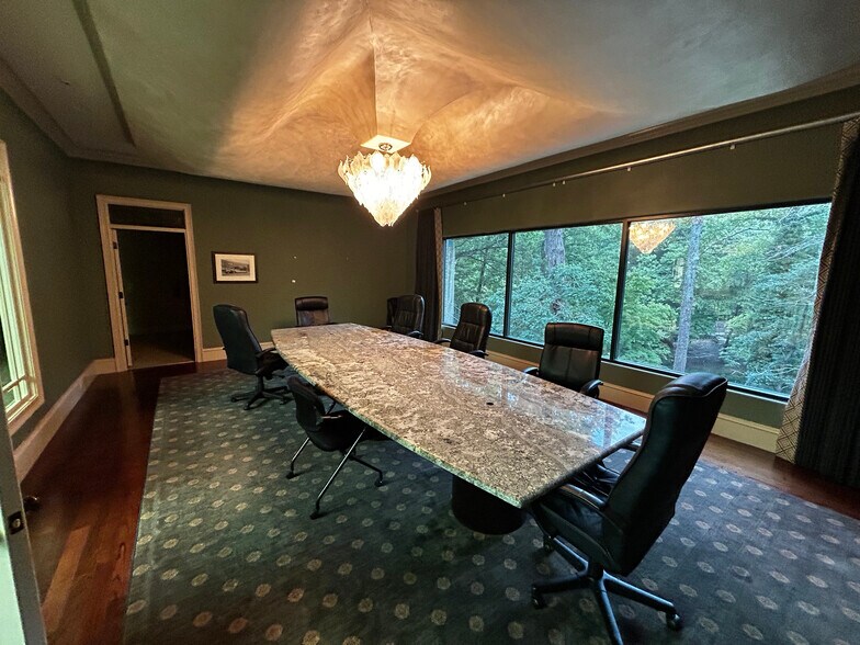 More Photos Of 630 Kennesaw Due West Rd, Kennesaw Office For Sale