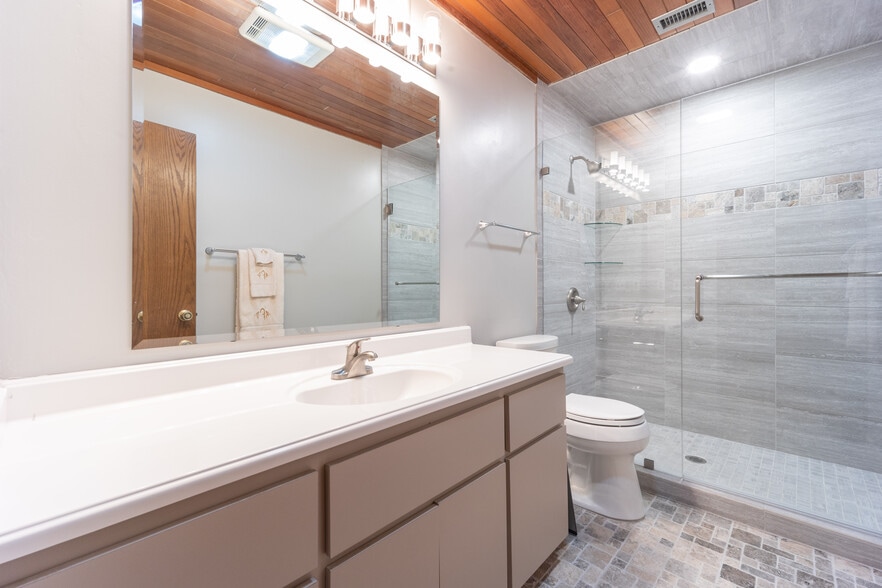 More Photos Of 1606 3rd Ave SE, Steinhatchee Lodge Meeting Hall For Sale