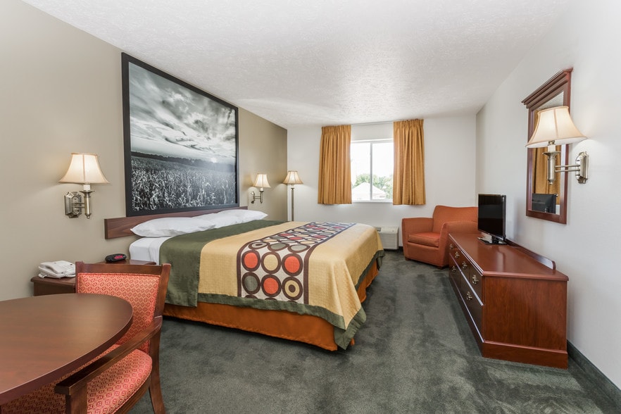 More Photos Of 305 Highway 183, Alma Hotel For Sale