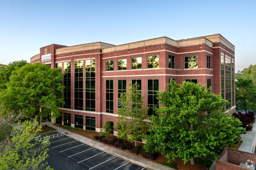 More Photos Of 13620 Reese Blvd E, Huntersville Medical For Lease