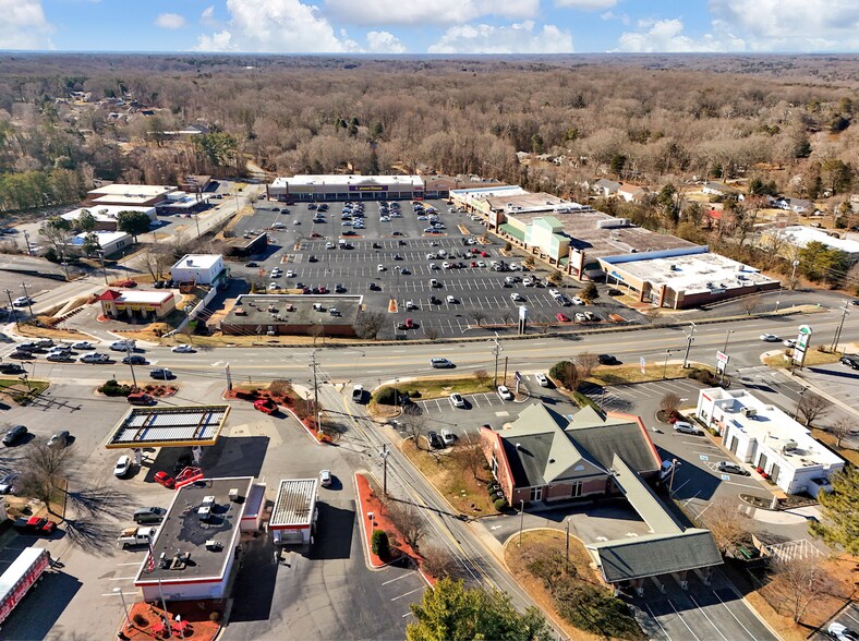 More Photos Of 2802-2894 Reynolda Rd, Winston-Salem Unknown For Lease