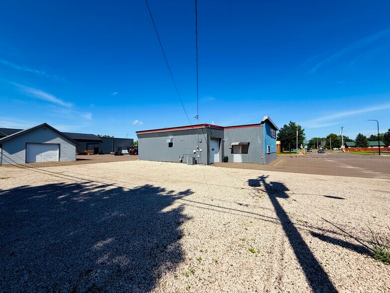 More Photos Of 1330 S Main St, Rice Lake Flex For Sale