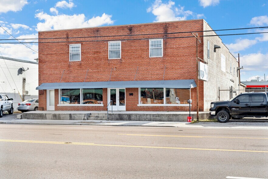 Primary Photo Of 803 Mcarthur St, Manchester Warehouse For Sale