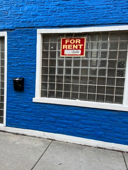 More Photos Of 2227-2231 W Belmont Ave, Chicago Veterinarian Kennel For Lease