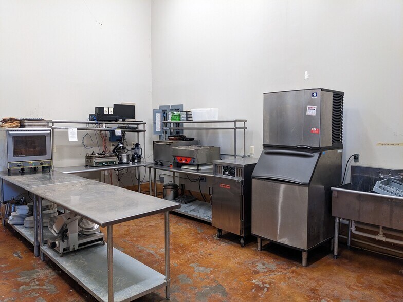 More Photos Of 7495 Union Rd, Hahira Restaurant For Sale