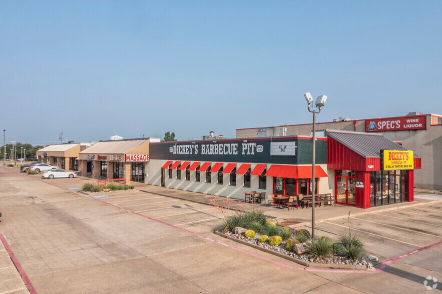 More Photos Of 4010 W 15th St, Plano General Retail For Lease