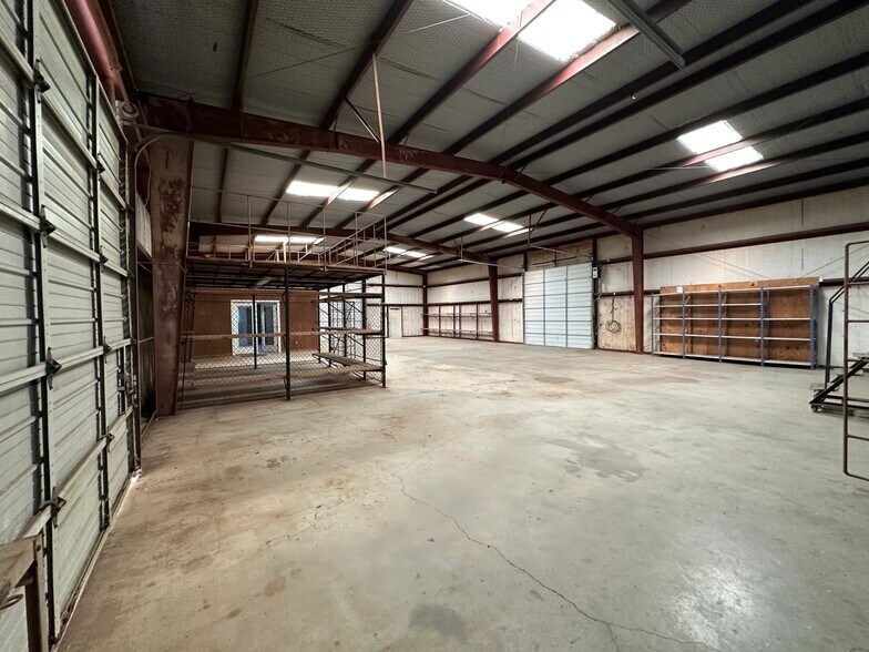 More Photos Of 201 Donley St, Big Spring Warehouse For Sale