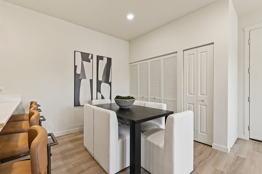 More Photos Of 7011 NE 126th St, Vancouver Apartments For Sale