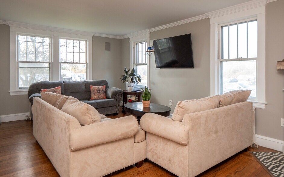 More Photos Of 999 Aquidneck Ave, Middletown Flex For Sale