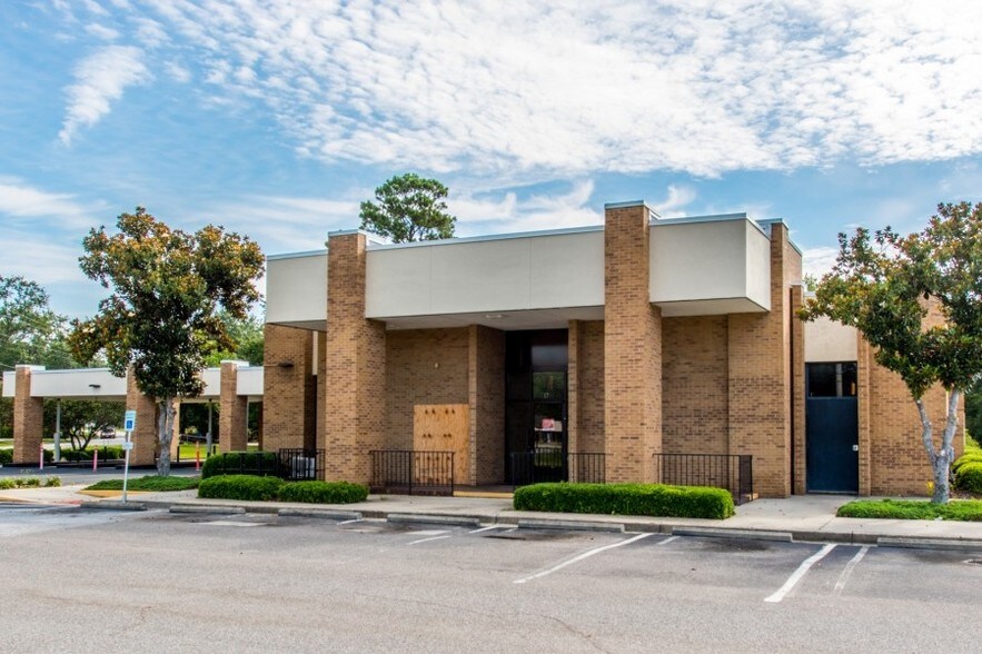More Photos Of 1749 Gordon Hwy, Augusta Bank For Lease