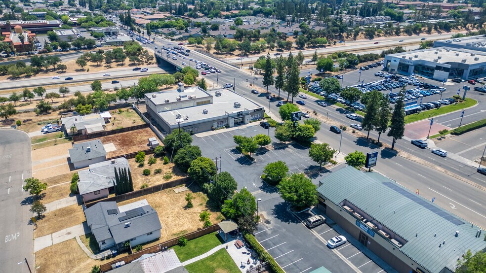 More Photos Of 160 E Bullard Ave, Fresno Freestanding For Sale