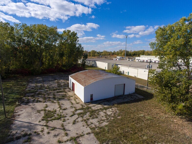 More Photos Of 3905 32nd St, Port Huron Truck Terminal For Sale