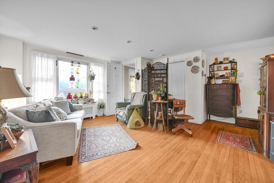 More Photos Of 1305 Hampden Blvd, Reading Multifamily For Sale