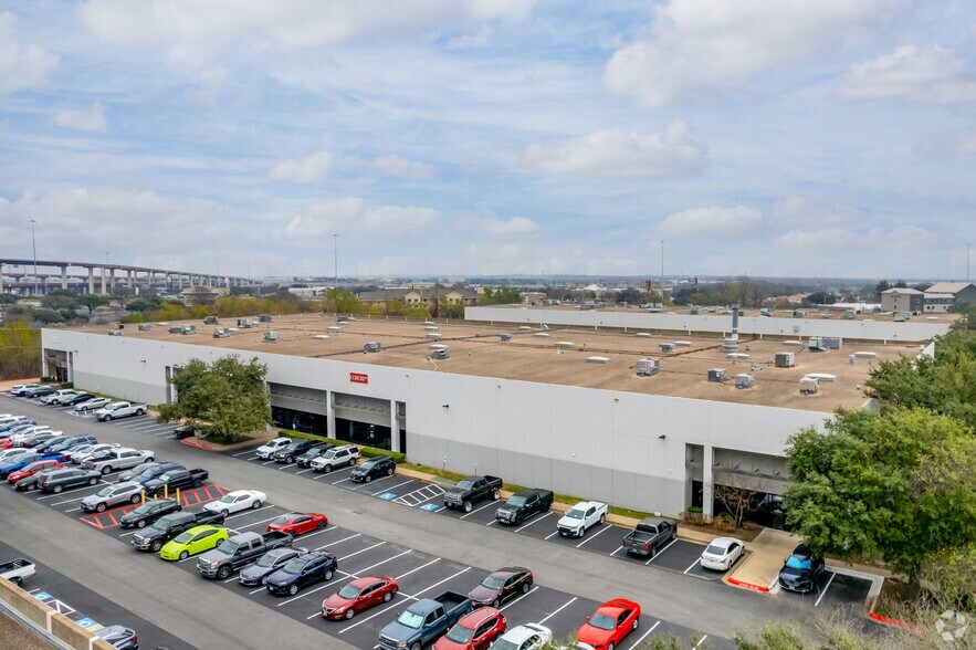 More Photos Of 200 Parker Dr, Austin Distribution For Lease