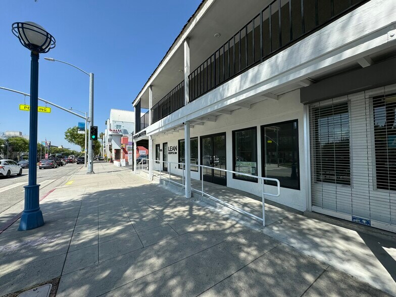 More Photos Of 8543-8555 Santa Monica Blvd, West Hollywood Storefront Retail Office For Lease