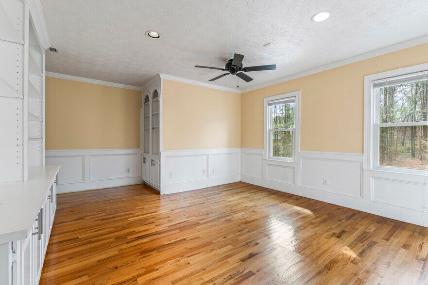 More Photos Of 4953 Presidents Way, Tucker Loft Creative Space For Sale