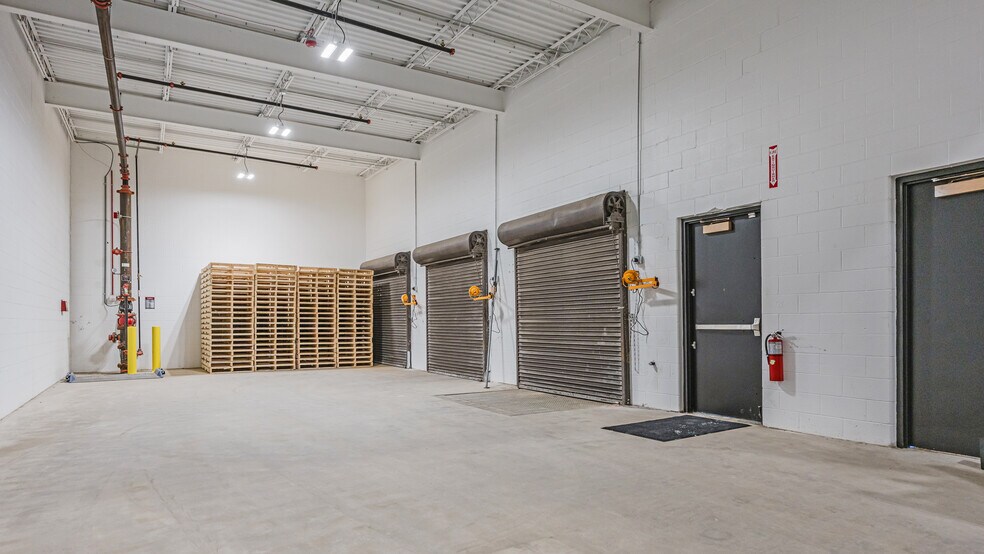 More Photos Of 3701 S Main St, Elkhart Warehouse For Lease