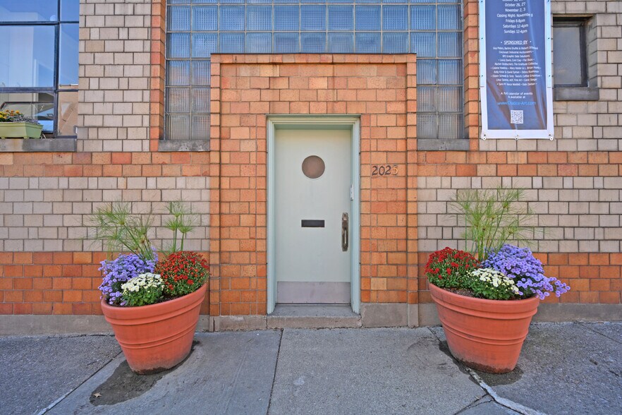 More Photos Of 2025 Dunlap St, Cincinnati Light Manufacturing For Sale