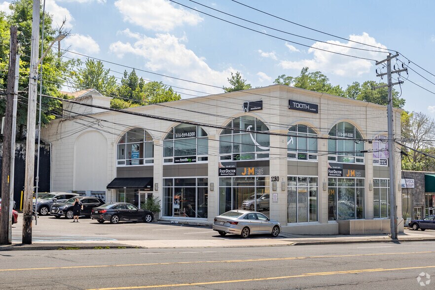 Primary Photo Of 1180 Northern Blvd, Manhasset Storefront Retail Office For Lease