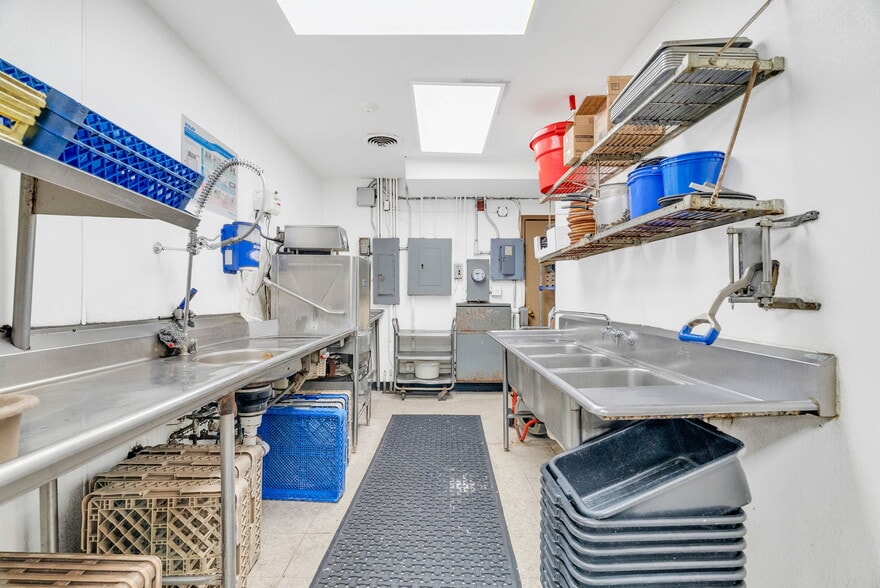 More Photos Of 119 Clinton Ave, Saint Clair Restaurant For Sale