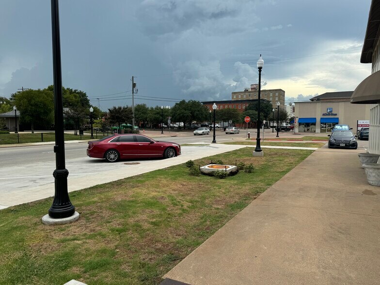 More Photos Of 315 S Main St, Bryan General Retail For Lease