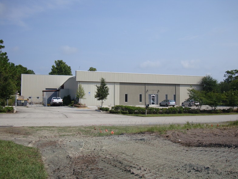 More Photos Of 11328 Business Park Blvd, Jacksonville Warehouse For Sale
