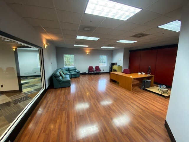 More Photos Of 51 Hypoluxo Rd, Hypoluxo Warehouse For Lease