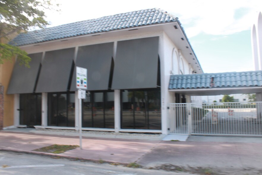 More Photos Of 2475 Hollywood Blvd, Hollywood Office For Lease