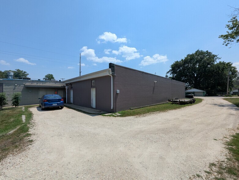 More Photos Of 1221 S Laramie, Peoria Freestanding For Sale