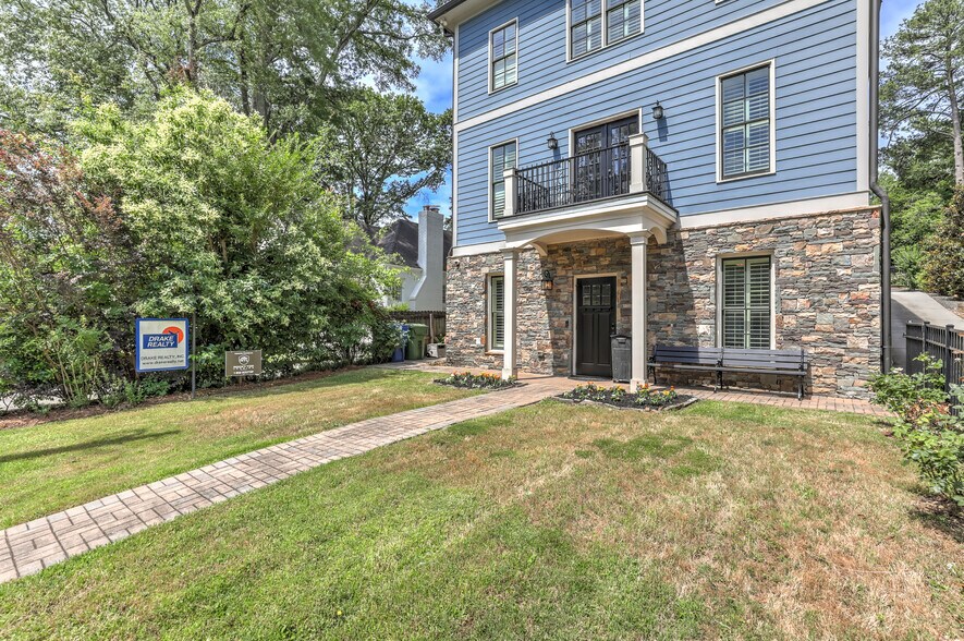 More Photos Of 2972 Lookout Pl NE, Atlanta Office Residential For Sale