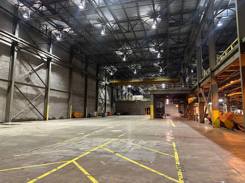 More Photos Of 300 Riley Rd, Jay Warehouse For Lease
