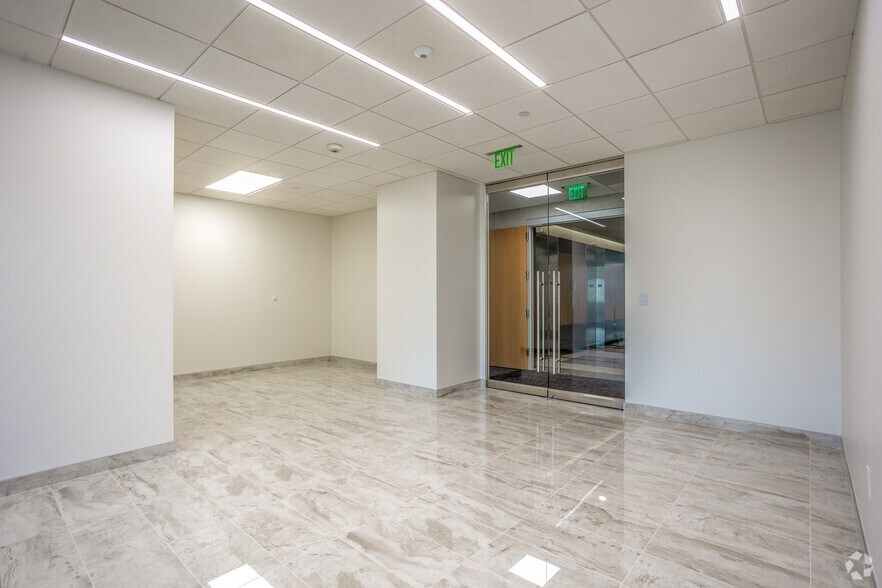 More Photos Of 12400 Coit Rd, Dallas Office For Lease