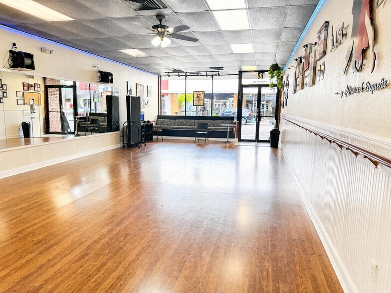 More Photos Of 120 S Kentucky Ave, Lakeland Storefront For Sale