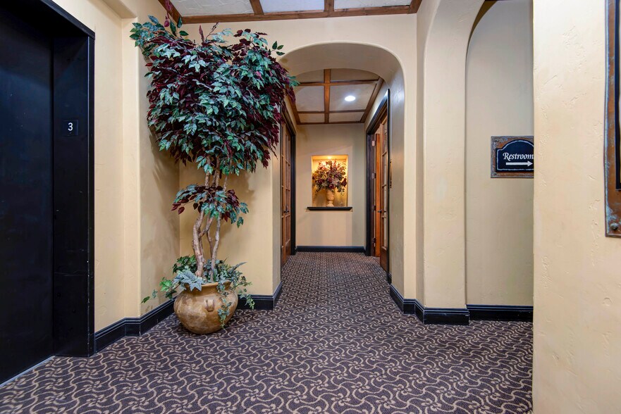 More Photos Of 1531 E Bradford Pky, Springfield Medical For Sale