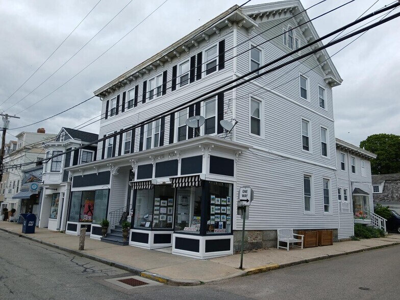 More Photos Of 117 Water St, Stonington Apartments For Sale