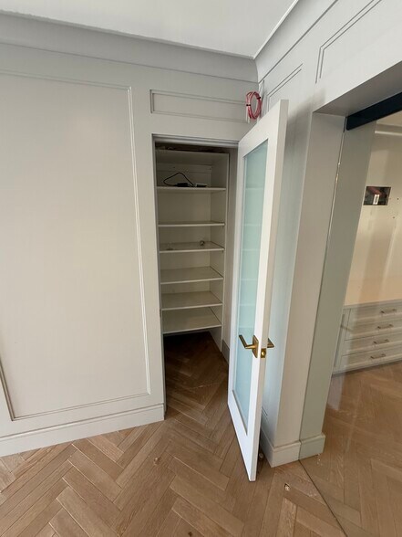 More Photos Of 733 10th St, Santa Monica Storefront Retail Office For Lease