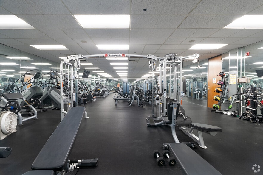 More Photos Of 5060 California Ave, Bakersfield Unknown For Lease