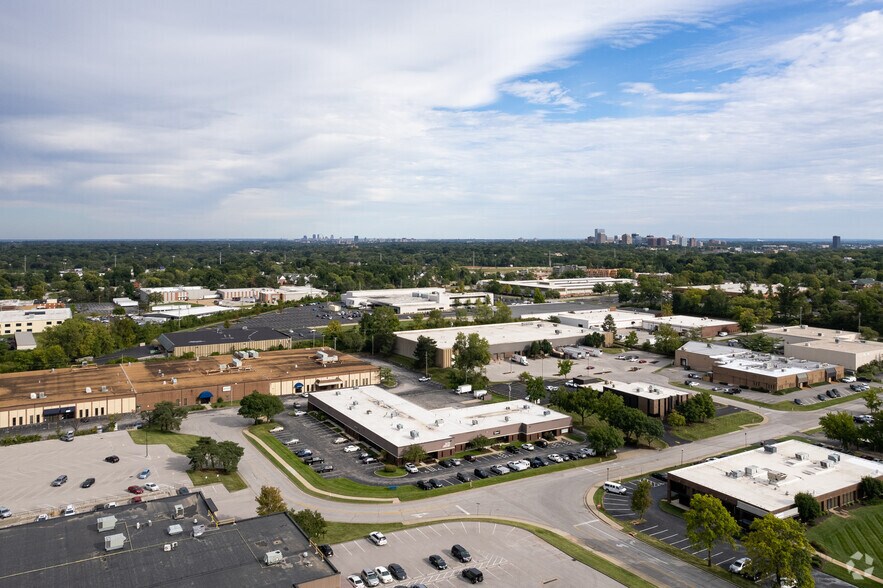More Photos Of 9355-9375 Dielman Industrial Dr, Olivette Showroom For Lease
