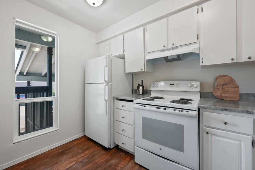 More Photos Of 23006 30th Ave S, Des Moines Apartments For Sale